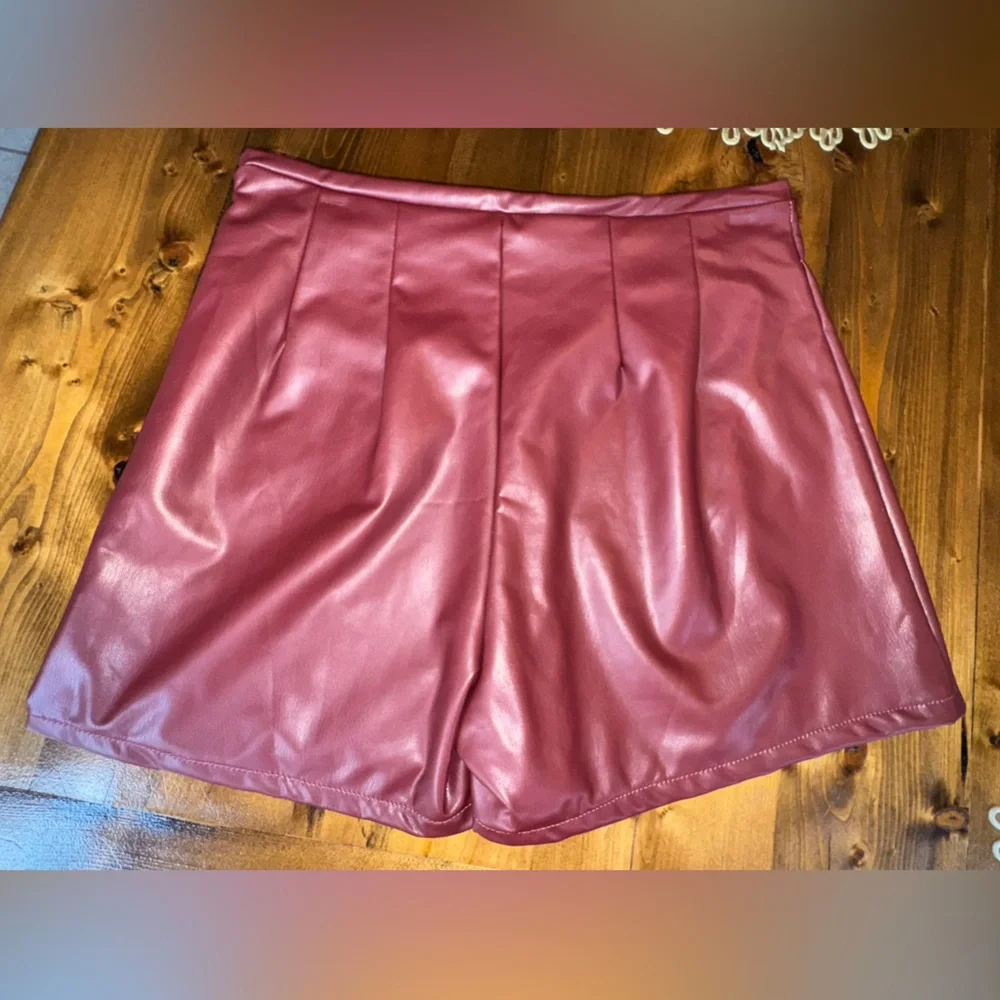 Boutique Faux Leather High-Waist Shorts – Wine/Burgundy – Size S